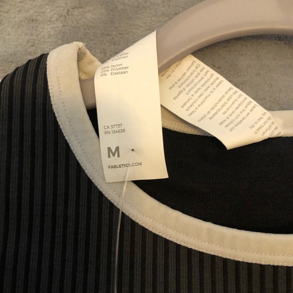 Fabletics  Low Impact Bra and High Waisted Leggings Grey/Black Size M NWT - Picture 4 of 11
